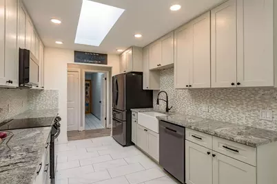 2830 Valencia Lane W, Palm Harbor, FL 34684 - Photo 11