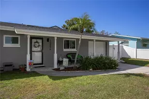 13596 Croft Dr N, Largo, FL 33774 - Photo 3