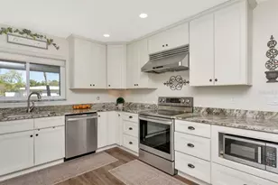 13596 Croft Dr N, Largo, FL 33774 - Photo 9