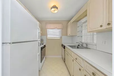 5750 80th Street N #B-206, Saint Petersburg, FL 33709 - Photo 11