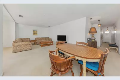 5750 80th Street N #B-206, Saint Petersburg, FL 33709 - Photo 7