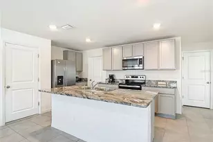 7530 Broad Pointe Dr, Zephyrhills, FL 33540 - Photo 9