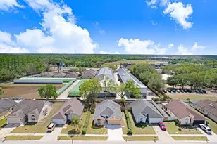 28912 Burke Mill Pl, Wesley Chapel, FL 33545 - Photo 27