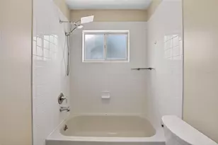 2043 Shadow Pine Dr, Brandon, FL 33511 - Photo 23