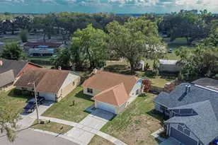 2043 Shadow Pine Dr, Brandon, FL 33511 - Photo 53