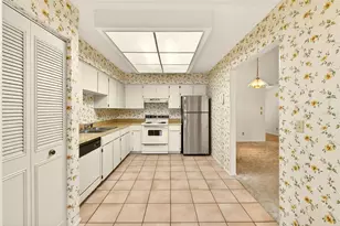 3934 Shoreside Cir, Tampa, FL 33624 - Photo 11