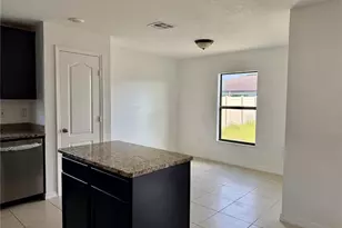 837 Chatham Walk Dr, Ruskin, FL 33570 - Photo 3