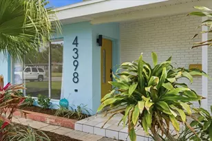 4398 Neptune Dr SE, Saint Petersburg, FL 33705 - Photo 5