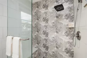 535 St Tropez Cir NE, Saint Petersburg, FL 33703 - Photo 21