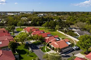 535 St Tropez Cir NE, Saint Petersburg, FL 33703 - Photo 37