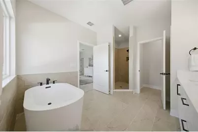 3608 E Tampa Circle, Tampa, FL 33629 - Photo 39