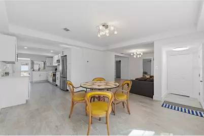 733 61st Avenue NE, Saint Petersburg, FL 33703 - Photo 7