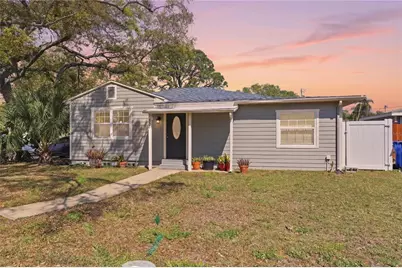 733 61st Avenue NE, Saint Petersburg, FL 33703 - Photo 1