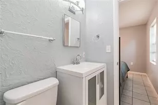 3611 W Anderson Ave, Tampa, FL 33611 - Photo 21