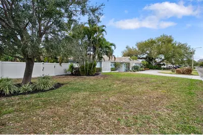 4179 38th Way S, Saint Petersburg, FL 33711 - Photo 1