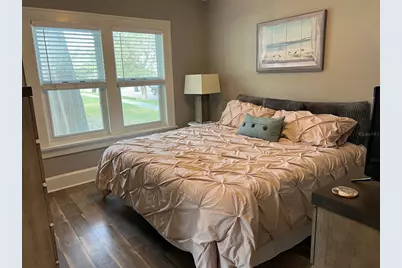 1137 Highland Street S, Saint Petersburg, FL 33701 - Photo 9