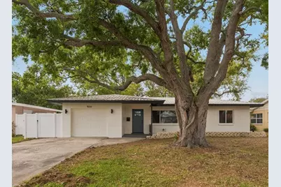 920 43rd Avenue NE, Saint Petersburg, FL 33703 - Photo 1
