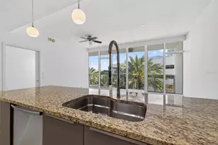 175 1st St S, Saint Petersburg, FL 33701 - Photo 9