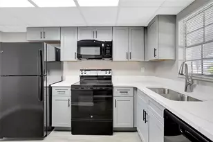 709 Russell Ln, Brandon, FL 33510 - Photo 5