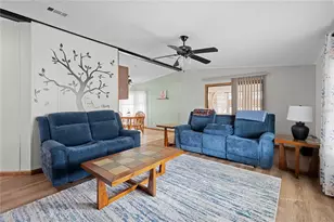 7039 Siesta St, Zephyrhills, FL 33541 - Photo 11