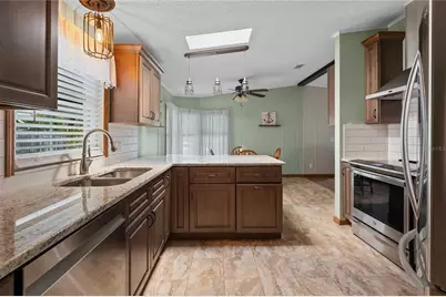 7039 Siesta Street, Zephyrhills, FL 33541 - Photo 5