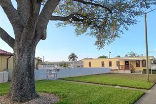 37536 Amigo Dr, Zephyrhills, FL 33541 - Photo 41