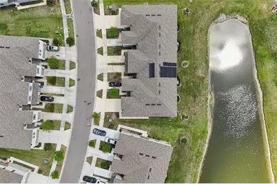 32010 Blue Passing Loop, Wesley Chapel, FL 33545 - Photo 3