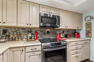 90 S Highland Ave, Tarpon Springs, FL 34689 - Photo 13