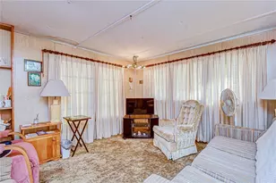 37427 Hammond Dr, Zephyrhills, FL 33541 - Photo 11