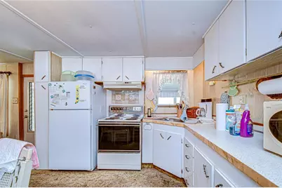 37427 Hammond Drive, Zephyrhills, FL 33541 - Photo 7