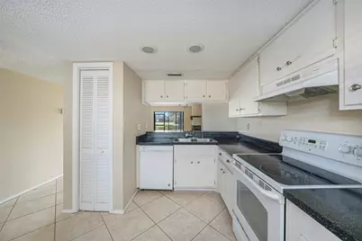 141 Lakeview Way #141, Oldsmar, FL 34677 - Photo 11