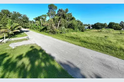 458 Capitol Street, North Fort Myers, FL 33903 - Photo 1