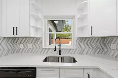 5347 30th Avenue N, Saint Petersburg, FL 33710 - Photo 9