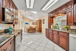 1807 Oak Forest Dr S, Clearwater, FL 33759 - Photo 9