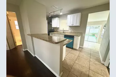 534 33rd Avenue N, Saint Petersburg, FL 33704 - Photo 5