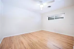 877 42nd Ave N, Saint Petersburg, FL 33703 - Photo 13