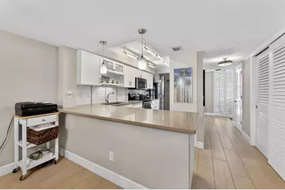 5655 Gulf Of Mexico Drive #D107, Longboat Key, FL 34228 - Photo 13