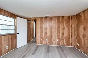 917 18th St SW, Largo, FL 33770 - Photo 23
