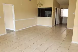 8748 Hampden Dr, Tampa, FL 33626 - Photo 3