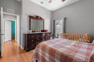 5001 44th Ave N, Saint Petersburg, FL 33709 - Photo 23