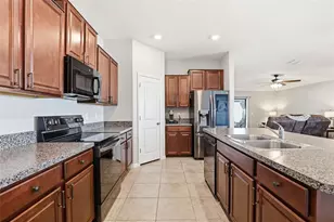 6637 Wagon Trail St, Zephyrhills, FL 33541 - Photo 13