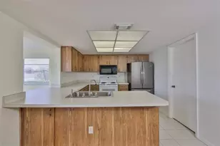 2020 Hullhouse Dr, Sun City Center, FL 33573 - Photo 11