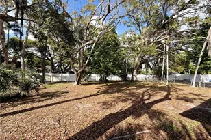 8023 Country Club Rd N, Saint Petersburg, FL 33710 - Photo 29