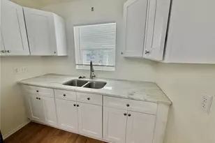 8023 Country Club Rd N, Saint Petersburg, FL 33710 - Photo 7