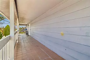 9901 Bay Dr, Gibsonton, FL 33534 - Photo 23