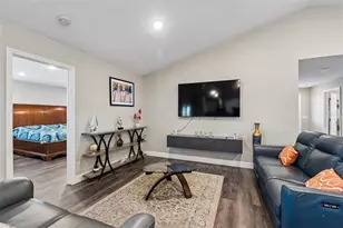 9901 Bay Dr, Gibsonton, FL 33534 - Photo 15