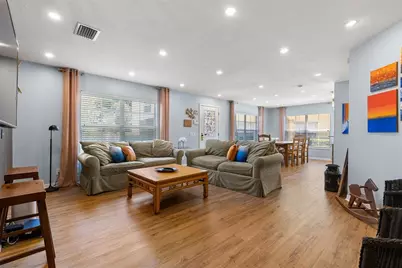 3852 Mandalay Drive, Saint Petersburg, FL 33705 - Photo 3