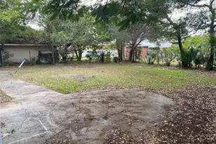 2525 Imlay Ct S, Saint Petersburg, FL 33705 - Photo 13