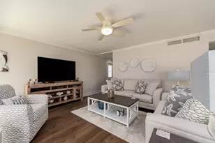 1401 Gulf Blvd, Clearwater Beach, FL 33767 - Photo 7