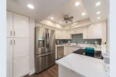 1401 Gulf Boulevard #117, Clearwater Beach, FL 33767 - Photo 11